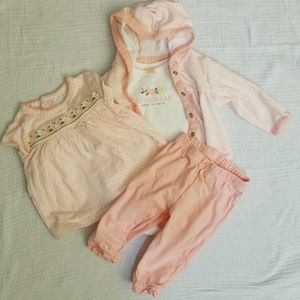 Adorable Carter's set!